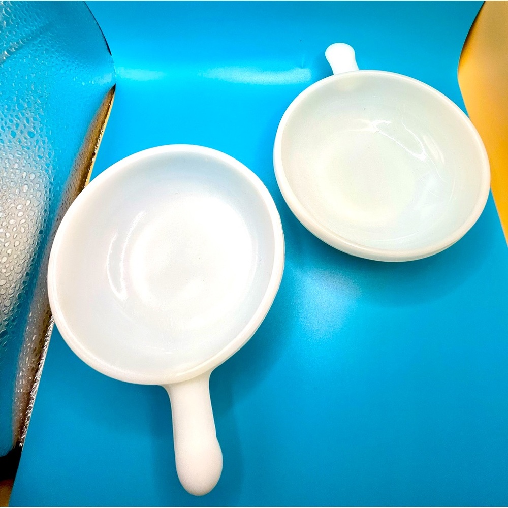 Vintage Glasbake Milk Glass
Oven/Microwave Safe Bowl #J266